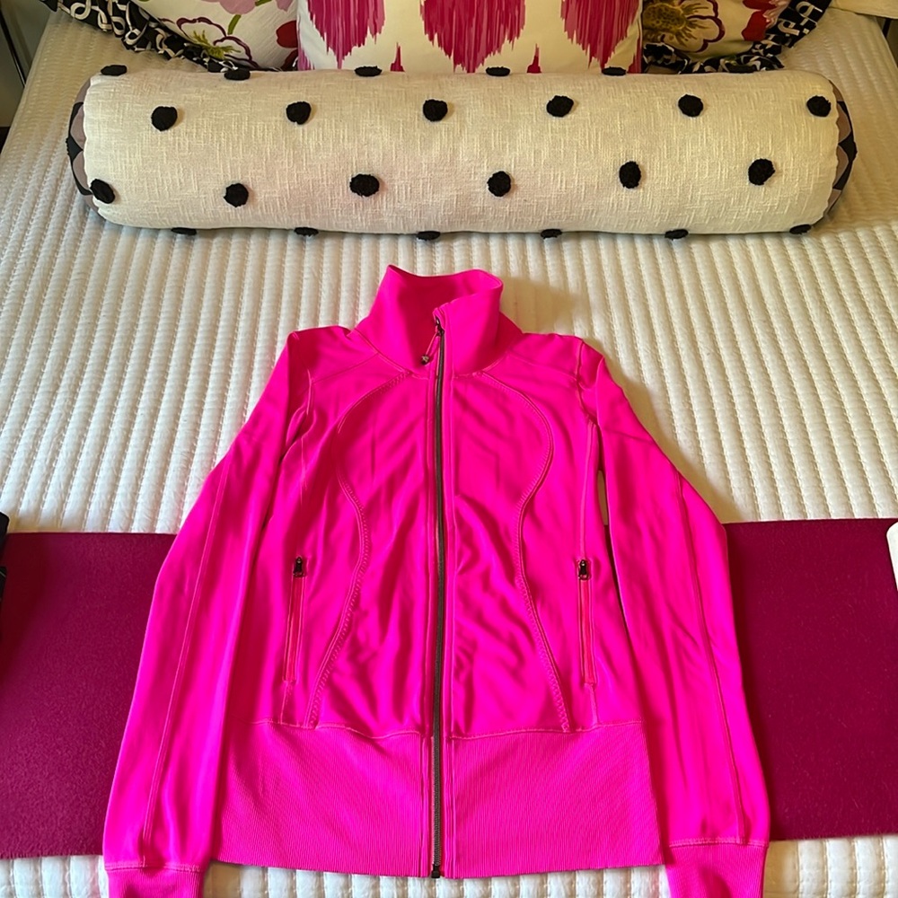 lululemon Pink zip scuba